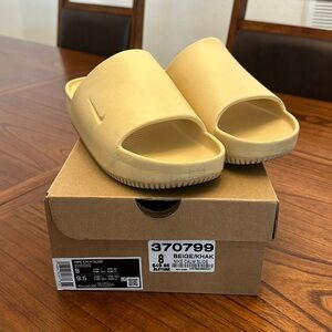 Nike Women's Calm Slides size 9.5
